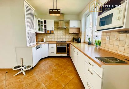 4pok mieszkanie dwupoziomowe z balkonem do wejścia
