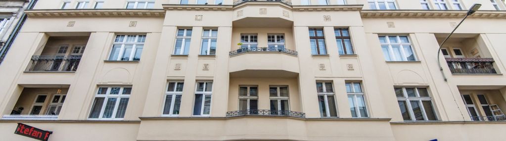 Centrum poznania  +100 m² w kamienicy, półwiejska