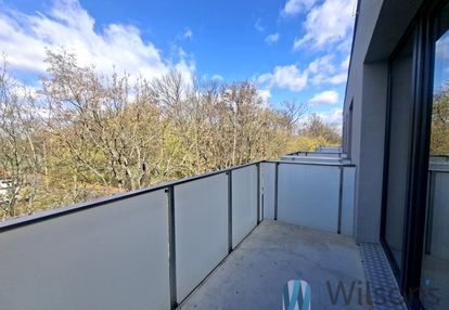 Gotowe do odbioru. widok na park.