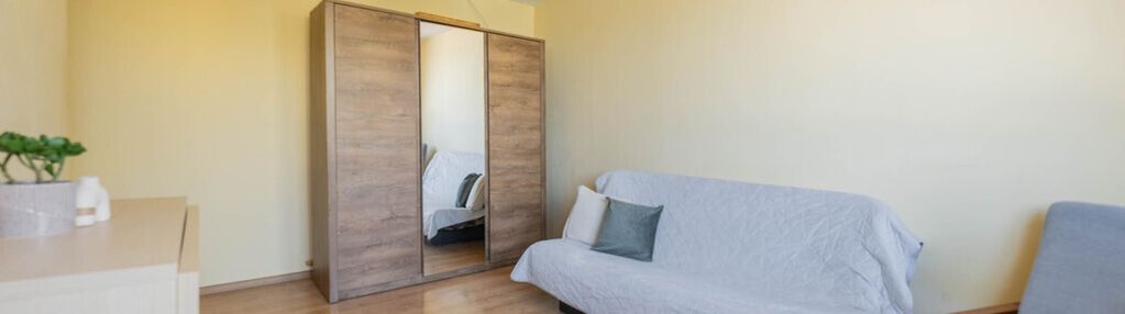 Pierwsze m - słoneczna przestrzeń - parking