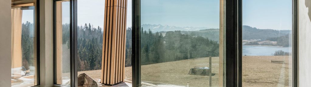 Apartament z widokiem na zamek, góry i jezioro