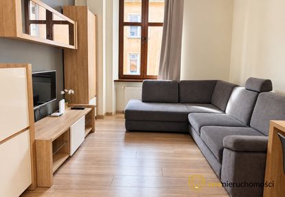 Rynek/2 pokoje 47m2/osobna kuchnia/centrum