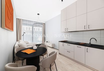 3-pokojowy apartament z sufitami 320 cm wysokości!