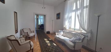 Lokal w centrum na mieszkanie lub kancelarię