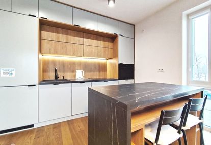 Nowoczesne 2 pokoje, garaż i komórka lokatorska