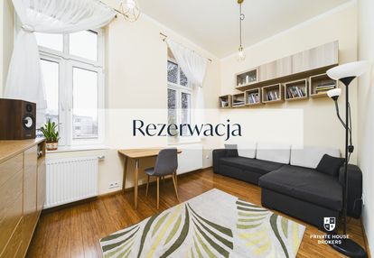 Kawalerka z balkonem i wysokimi sufitami| podgórze