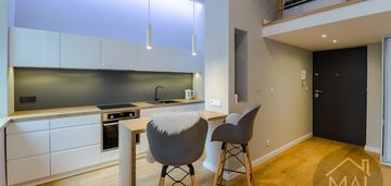 Przestrzenne studio/antresola. stare podgórze.