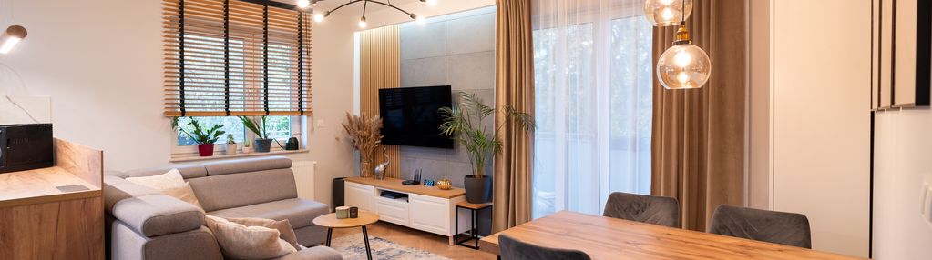 Apartament z widokiem na zieleń z dużym balkonem