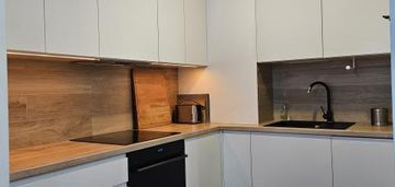 Doskonałe miejsce, taras, garaż, 2 pokoje