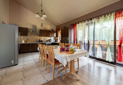 Bezemisyjny dom w w otulinie lasu