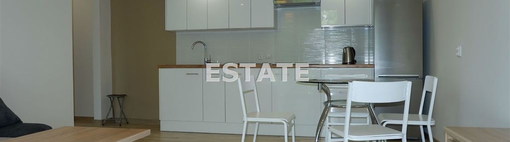 Nowoczesny apartament z widokiem na zieleń