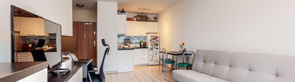 2 pok. mieszkanie z balkonem i komórką - wojaczka