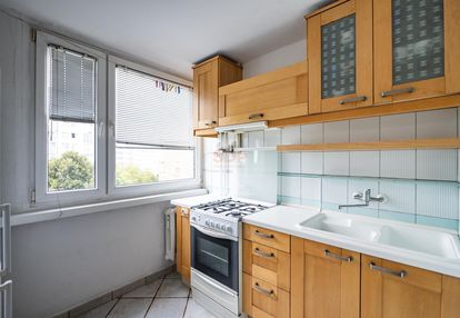 2 pok. z kuchnią, winda, piwnica, parking.