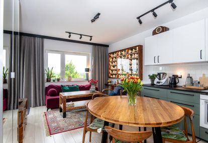 Piękne, zadbane z widokiem na zieleń i balkonem