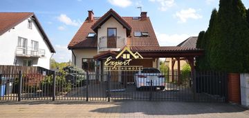 Dom jednorodzinny z odrębnym lokalem mieszkalnym