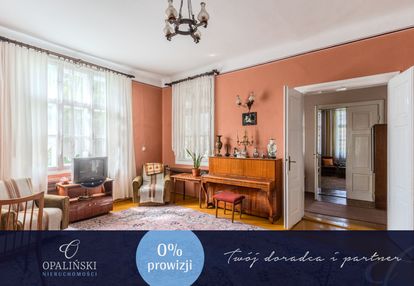 Niezwykły drewniany dom z amfiladą z xx wieku