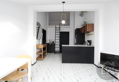 Studio + antresola. stare miasto. dobry standard.