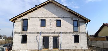 Mieszkanie, 4 pokoje, 72 m2, ogródek, stan. dewel.