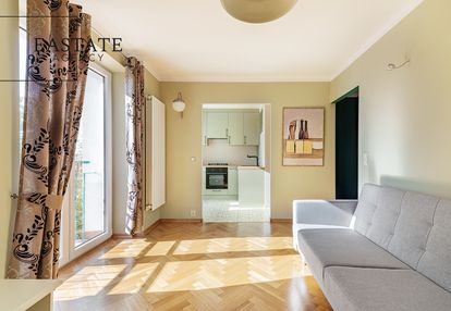 Metro słodowiec / świeżo po remoncie / balkon / piwnica