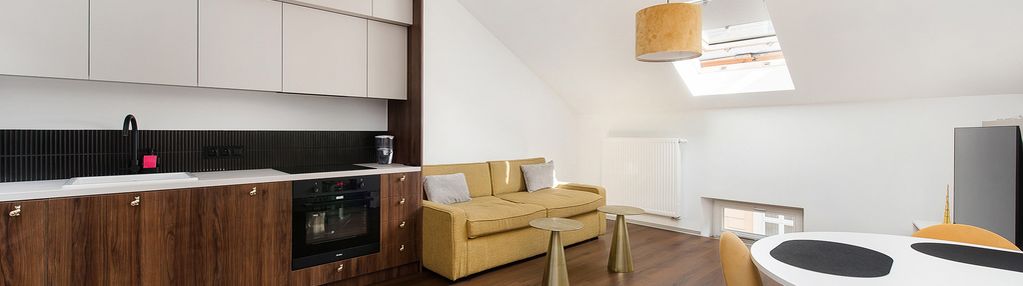 Wykończone studio z antresolą na starym mieście!