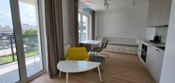 Kawalerka z tarasem obok soho na wynajem