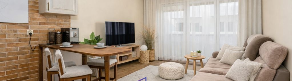 4 pokoje*3 balkony* 2 m.postojowe *winda