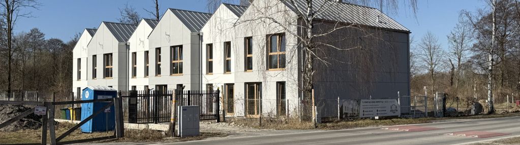 Bardzo funkcjonalny segment z ogródkiem i msc.post