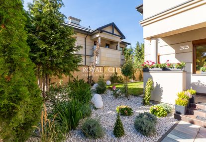 Luksusowy dom z ogrodem na ursynowie.