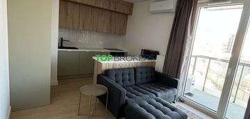 Salon z aneksem i sypialnia, klimatyzacja, garaż