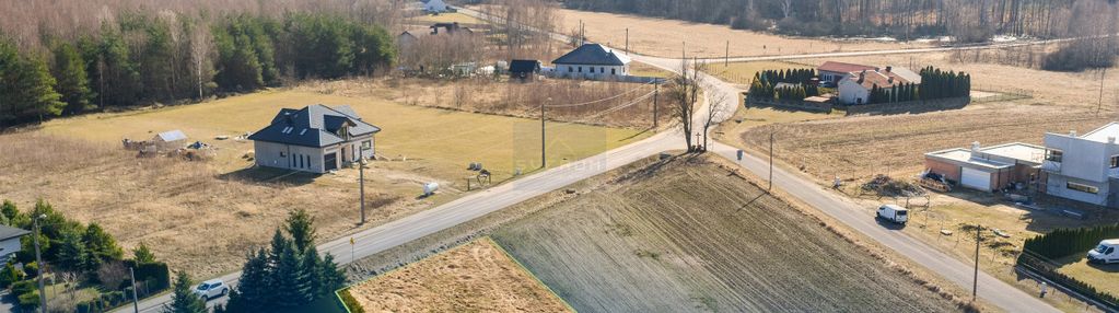 Działka bud. w otoczeniu nowych domów w pierzchnie