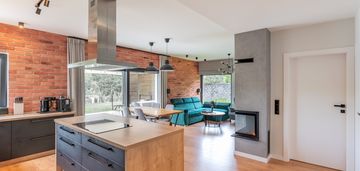 Dom z własną linią brzegową. ostróda