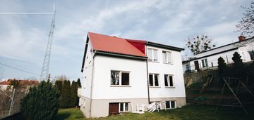 Trzy niezależne mieszkania / dom wielorodzinny