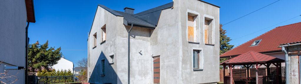 Dom 151 m² dwulokalowy w kobyłce do wykończenia.