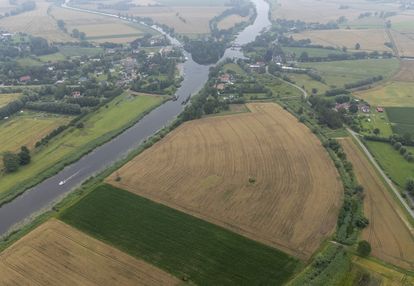 Atrakcyjna działka budowlana nad rzeką szkarpawą!