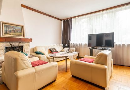 Działa 500m2 z domem 227m2. wzgórza.