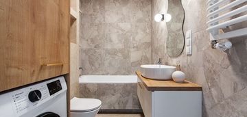 Nowe 3 pokoje z miejscem w hali i dużym balkonem