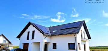 Przestronny nowy dom wolnostojący na uboczu