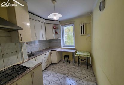 Wyjątkowy potencjał! 3 pokoje na i piętrze – ul. w