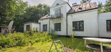 Dom wśród zieleni, malichy