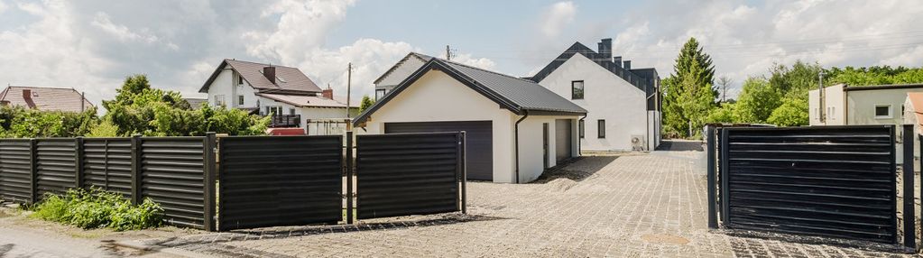 Nowoczesny bliźniak nad jeziorem