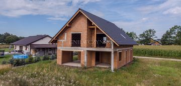 Dom w cichej okolicy obok jeziora otmuchowskiego