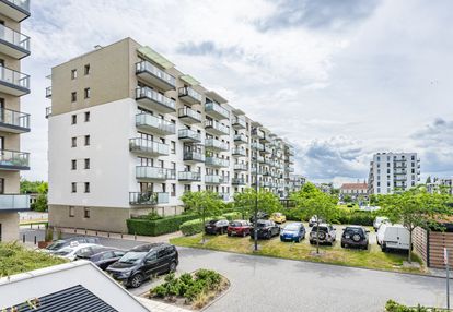 2 pokoje - ogródek - hala garażowa - komórka