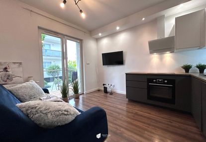Bez nakładów, do wejścia, parking, duży balkon