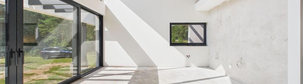 Niepowtarzalna bryła domu w zaciszu j. serwy