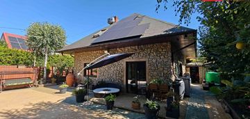 Klimatyczny, wolnostojący dom w dobrej lokalizacji