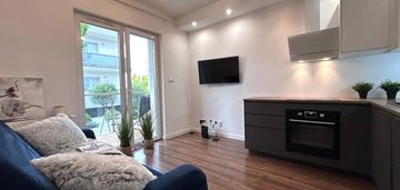 Bez nakładów, do wejścia, parking, duży balkon
