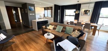 Komfortowy apartament w centrum łodzi obok parku.