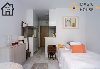 Kawalerka z widokiem na ścianę lasu | po remoncie