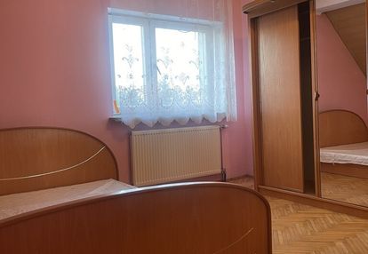 Przestronny dom 300 m², 9 pokoi, działka 800 m²