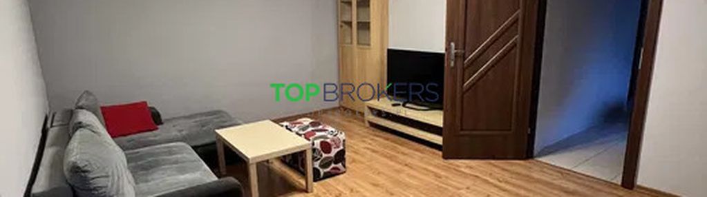 Trzy pokoje z oddzielną kuchnią blisko pałacu